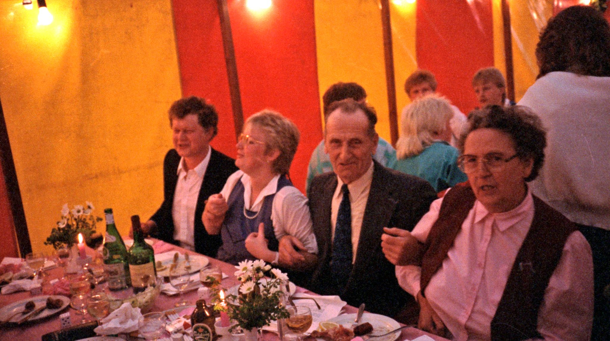 Jørgen, Gitte, Søren Peder og Emma - naboer